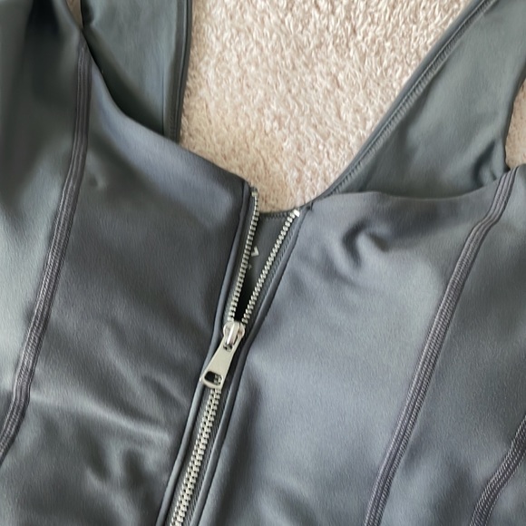 Abercrombie Workout Top - Picture 4 of 5